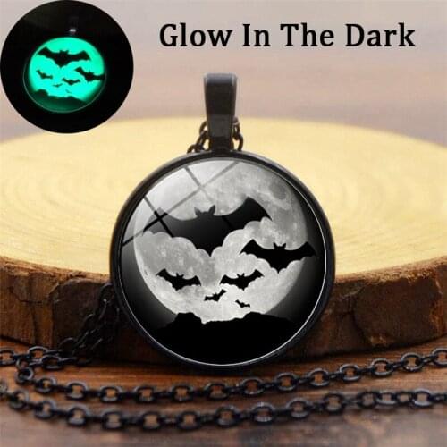 Fashion Classic Glass Alloy Glow In The Dark Pendant Necklace Men Women Halloween Jewelry New Black Bat Luminous Necklace