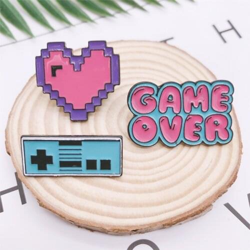 Cartoon Cute Pink Love Game Over Handle Heart Shaped Enamel Brooch Alloy Badge Inch Shirt Denim Bag Pin Woman Jewelry Gift