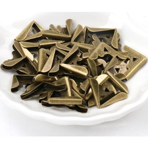40Pcs Metal Book Corner Cantoneira Trilateral Albums Menus Folders Box Corner Protectors Frame Decor Bronze 17x17x2.5mm