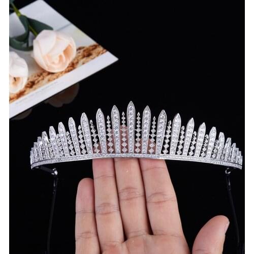 Funmode Fashion Crown for Brides Zircon Wedding Tiaras Bridal Crowns Hair Wedding Hair Accessory Dress Jewelry Wholesale FC32