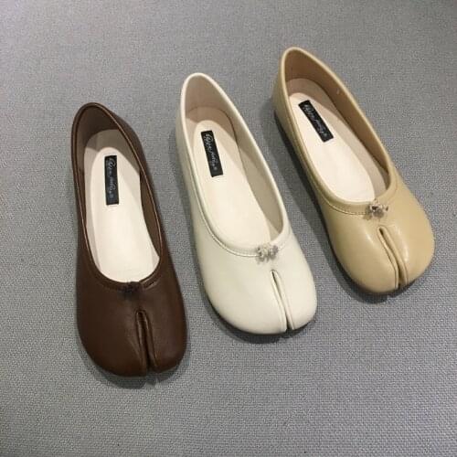 Slip-on tabi ninja women shoes spring shallow anti-skid loafers genuine leather flats ladies shoes vintage split-toe moccasins