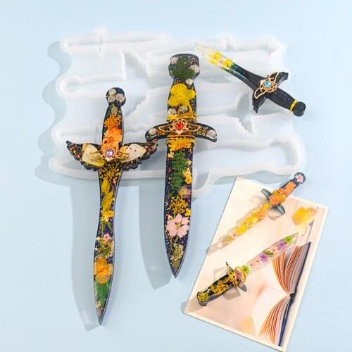 Key Chain Decor Self-Defense Dagger Key Chain Pendant Casting Silica Gel Mold Clay Process Production Crystal Resin Mold JU0193