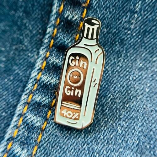 40% Alcohol Gin Juniper Berries Spirits Wine Brooch Pins Enamel Metal Badges Lapel Pin Brooches Fashion Jewelry Accessories