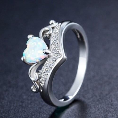 The white heart-shaped opal ring is designed for the latest popular engagement women