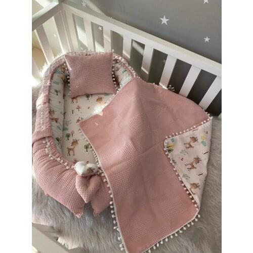 Jaju Baby Handmade, Powder Waffle Pique Fabric, Gazelle Design Babynest Set of 3 with Pompoms