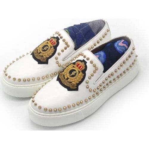 New High Quality Outdoors Loafers Fashion white casual shoes handmade Slip on Rivet Men shoes comfort Board Shoes