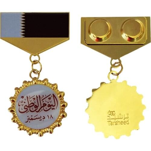 Door-to-door electroplated gold badge free design Epoxy enamel metal medal