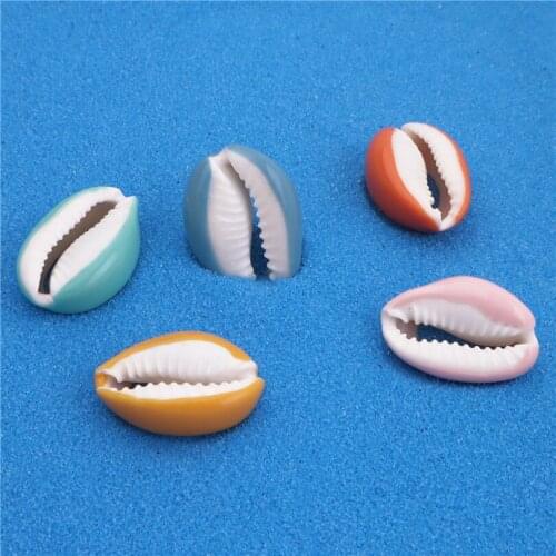 50Pcs Green blue Sea Shell Cowrie Cowry Charm Beads Charm For Women DIY Jewelry Accessories Finding Making Necklaces Bracelets