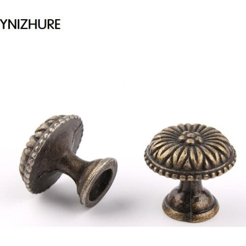 30pcs 18*16mm Direct Selling Special Offer Puxador Knob Ynizhure Daisy Antique Handle Drawer Pull Trim Single Hole Alloy
