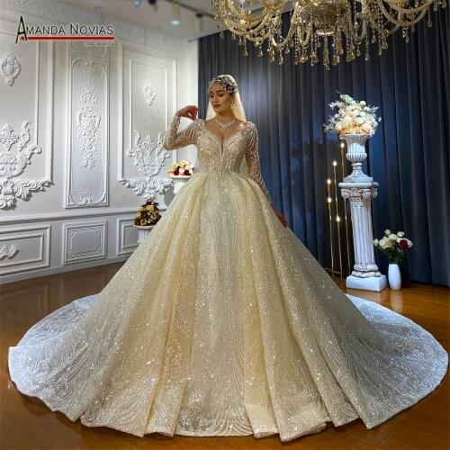 2021 Hot Sale Beautiful Lace Wedding Dress With Luxury Long Train Original Designe