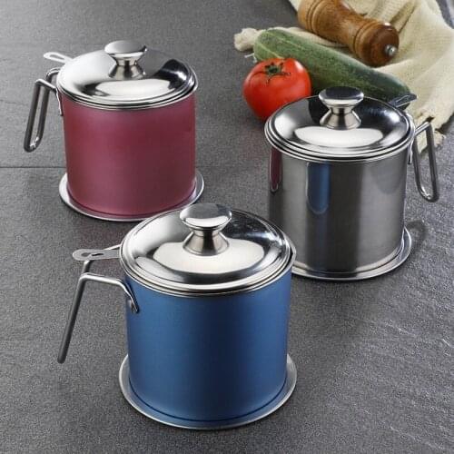 Stainless Steel Oiler Large Capacity Oil Bottle Kitchen Supplies Oil Storage Tank Household Filter Oil Pour Oil Tank Artifact