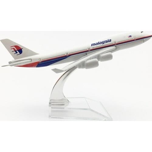 Free shipping Malaysia Airlines aeroplane model Boeing 747 airplane 16CM Metal alloy diecast 1:400 airplane model toy children