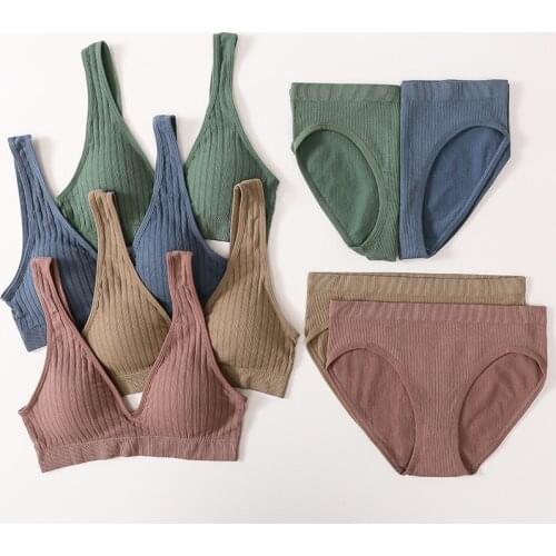 Seamless Bra Halter Style Bralette Women Deep V Bra Briefs Set Sport Wireless Bra Underwear Set Sexy Lingerie Female Crop Top