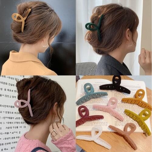 2021 Korea Frost Crab Hair Clips Warm Elegant Flocking Hair Claw For Women Girl Sweet Hair Claw Vintage Velvet Hair Accessories