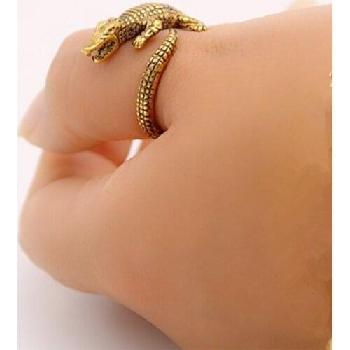 Fashion punk style crocodile ring, ring is designed for men