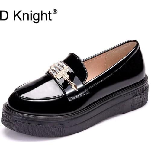 Oxfords Women Patent Leather Flats Lace-Up Round Toe Lady Brogue Shoes British Style Platform Women Loafers Shoes Big Size 33-43