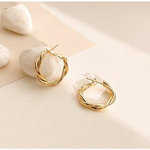 2021 New Arrival Trendy Simple Metal Geometric Twist Hoop Earrings For Women Fashion Gold Color Metal Party Pendientes