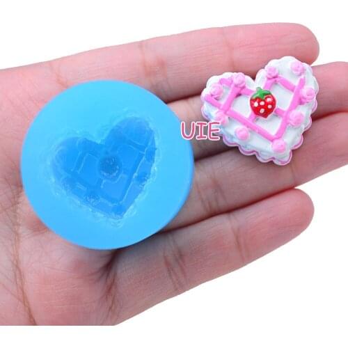 GYL044U 26.0mm x 19.9mm x 5.8mm Heart-shaped Cake Silicone Mold Fondant Cake Decoration Candy Resin Clay Earrings Necklace