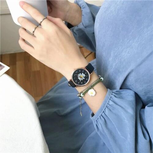 1pc New Small Daisies Watch Women Fashion Casual Leather Belt Watches Simple Ladies Small Dial Quartz Clock Dress Wristwatches