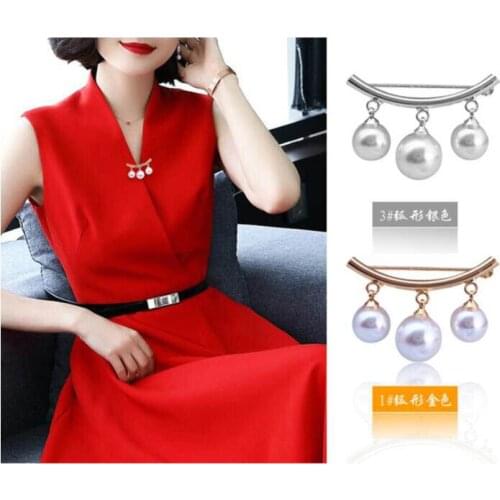 Utei Jewelry Amazing Pearl Beads Dangle Drop Brooch Elegant Women Simple Curved Hanging Pearl Brooch Chest Female Cardigan Buck