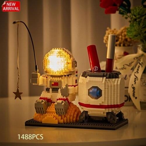 1488 PCS Aerospace Astronaut Electronic Building Blocks Brush Pot Compatible MOC DIY Blocks Toys for Children Friend Gifts Light