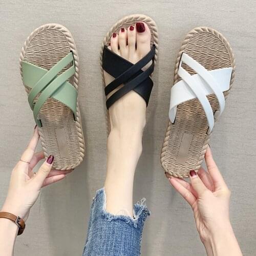 Summer Cool Slippers Female Outdoor Vacation Flat-bottomed All-match Beach Slippers Travel Beach One-word Sandals