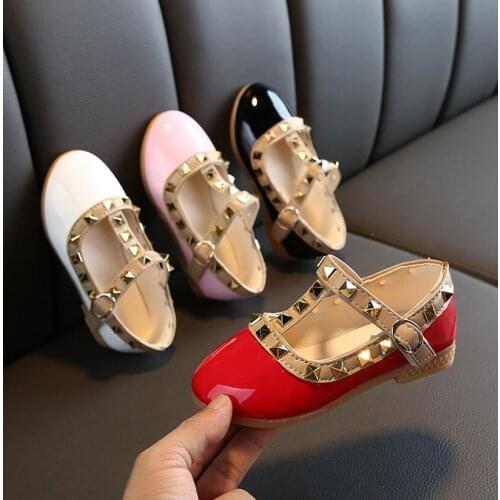 2020 New Girls Sandals Kids Leather Casual Shoes Children Rivets Leisure Sneakers Hot Girls Princess Dance Performance Shoes