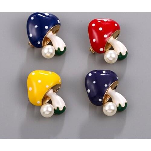 Japan and South Korea Trend Mushroom Brooch Fashion Cute Little Collar Pin Simple Pearl Pin Temperament Jewelry Girl Gift