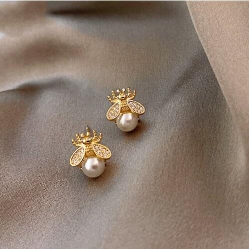 Korean New Exquisite Honey Bee Pearl Earrings Fashion Temperament Versatile Small Earrings Elegant Ladies Jewelry 2021 New
