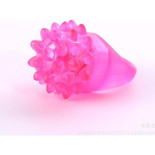 25pcs/lot Strawberry Flicker Flower Ring Light Toys Fashion Soft Silicone Led Finger Lights Halloween Christmas Party Supplies