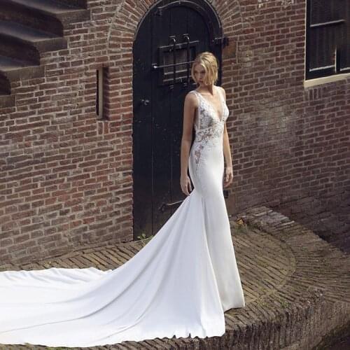 Elegant Mermaid Weddding Dresses Sexy V Neck Lace Appliques Backless Sleeveless Satin Bridal Gowns