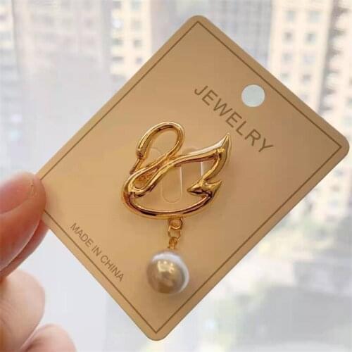 New Simple Four-Leaf Clover Leaf Alloy Pin Fashion Temperament Clothing Accessories Corsage Collar Waist Pin Ladies Charm Brooch