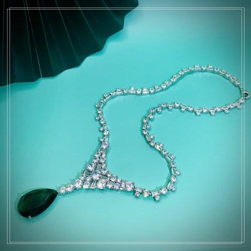 Fashion luxury trend Web celebrity talent green womens necklace Drop pendant shiny Party ball party The queen temperament love