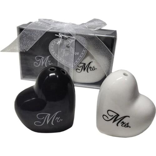Wholesale 200pcs(100pairs)/lot wedding Favour Heart Shaped Mr. & Mrs.Ceramic Salt and Pepper Shakers wedding souvenirs guests