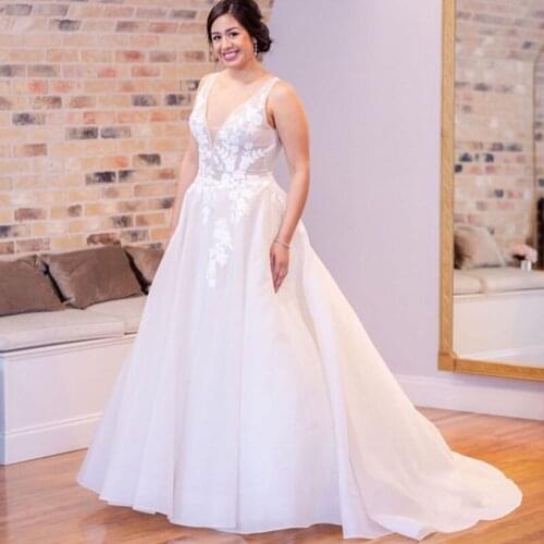 Plus Size V-neck Wedding Dress White Ivory A-line Bridal Gowns Elegant Appliques Vestidos De Novia Wedding Gowns Sweep Train