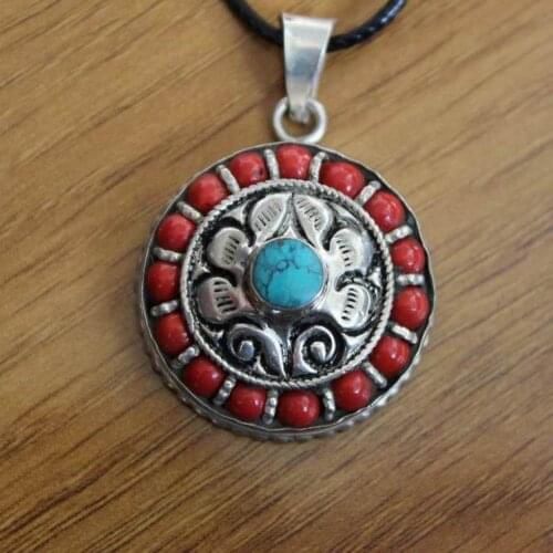 PN249 Vintage Jewelry Tibetan Silver Red Coral Beads 32mm Round Pendant Necklace For Women