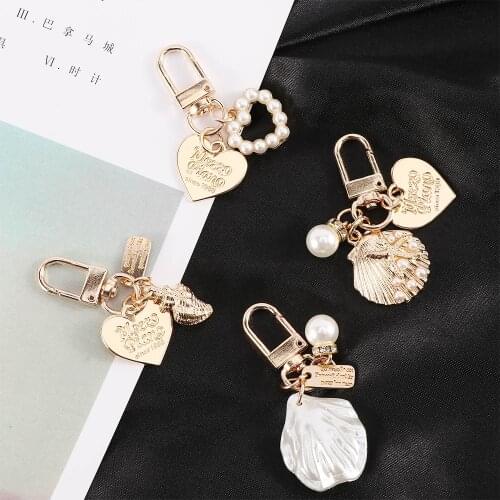Cute Love Letter Heart Keychain Women Girl Korean Fashion Shell Conch Pearl Key Chain Bag Charms Gold Key Ring Key Accessories