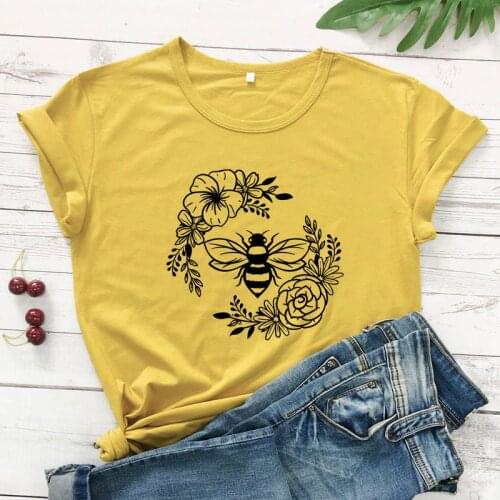 Aesthetic Boho Floral Bee T-shirt Minimalist Summer Short Sleeve Queen Bee Tshirt Women Graphic Gardening Nature Top Tee Shirt