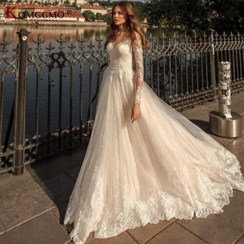 100% Real Illusion O-Neck Full Sleeve Embroidery Appliques Tulle Bridal Ball Gown Luxury Chapel Train Button Back Wedding Dress