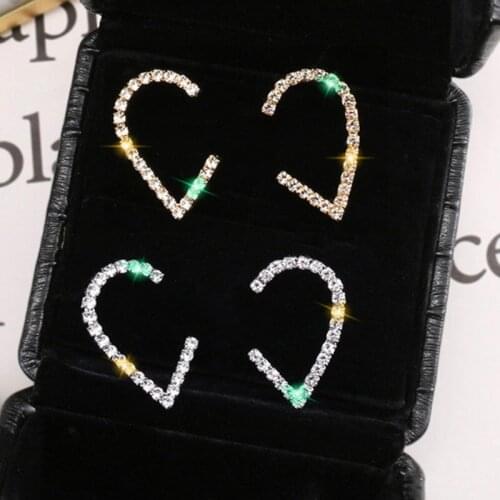 Fashion new hollow love earrings temperament female geometric simple short earrings creative earrings friends gift