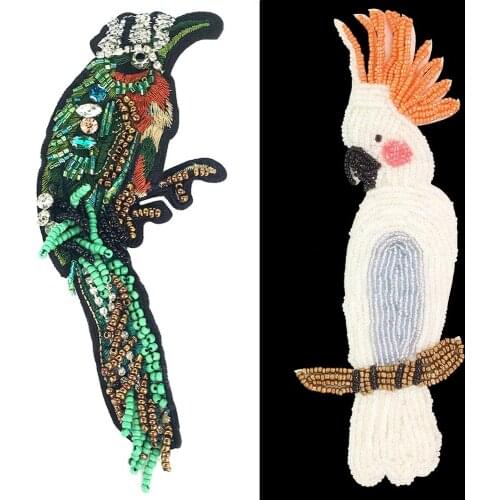 Handmade parrot bird beaded crystal patch stitched on a patch of clothing badge flower decal cute decal CZ19-114