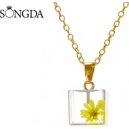 Fashion Small Dry Flower Simulation Pendant Necklace Colorful DIY Acrylic Neck Chains for Women Summer Accessories Holiday