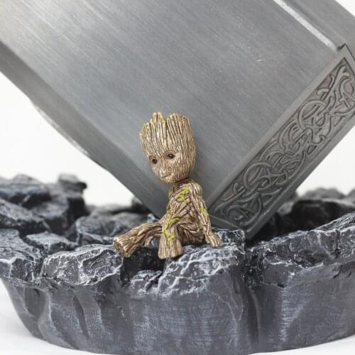 Sitting groot Man Tree Groot Hand Model Doll War Man boutique