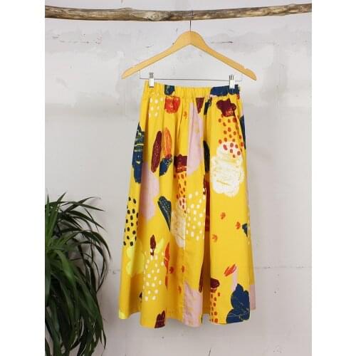 Flying birds new flower painting style in spring and summer 20210419