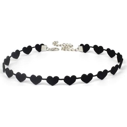 Gothic Simple Heart-shaped Short Choker Necklace Charming Womens Black Flannel Necklace Accessories Fashion Girl Party Jewelry