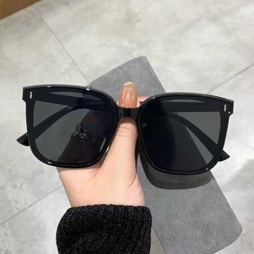 2021 Classic Vintage Square Sunglasses Women Oversized Sunglasses Women Men Retro Black Luxury Comfortable Sun Glasses UV400