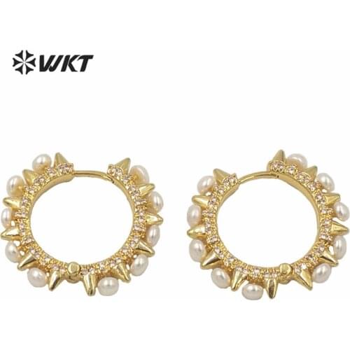 WT-ME076 WKT unique hot gold electroplated freshwater clasp earrings fashion girl trendy punk earrings with rivet