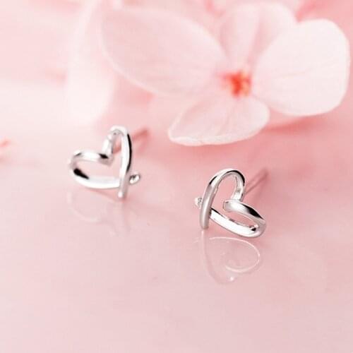 Classic Tiny Design Hearts Simple Stud Earrings for Women Romantic Charm 925 Sterling Silver Ear Korean Fine Jewelry Ladies Gift