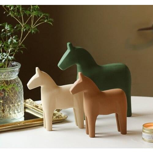 Creative Wooden Horse Miniature Figurine for Inerior Modern Animal Statues and Sculptures Home Living Room Bedroom Decoration