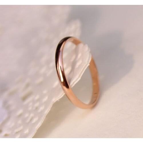 Lose Money Promotion Wholesale Titanium Steel Rose Gold Color Anti-allergy Smooth Couple Wedding Ring Woman Man Fashion Jewelry